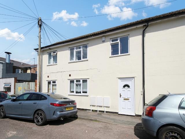apartment in Melbourne Street West, Gloucester, GL1
