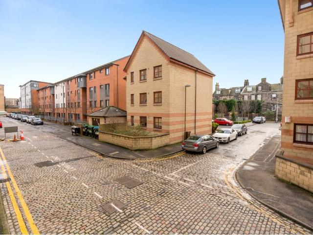 apartment in Mitchell Street