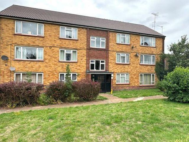 Apartment In Mitchell Walk, Swanscombe Da10