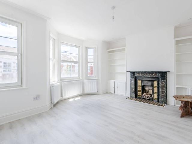apartment in Micklethwaite Road