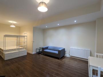 apartment in Middleton Hall Road