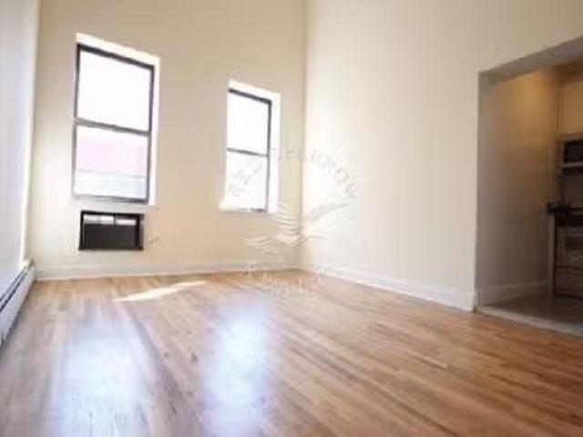 Apartment in Midtown West