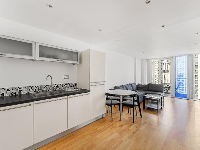 apartment in Millharbour