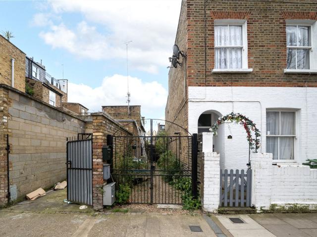 apartment in Milson Road, Brook Green, W14