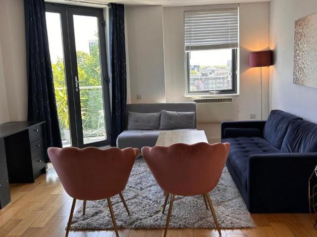 apartment in Murray Grove, Hoxton, N1 7JY