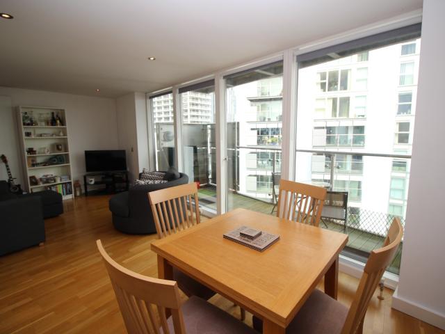apartment in N V Building, 98 The Quays, Salford, M50