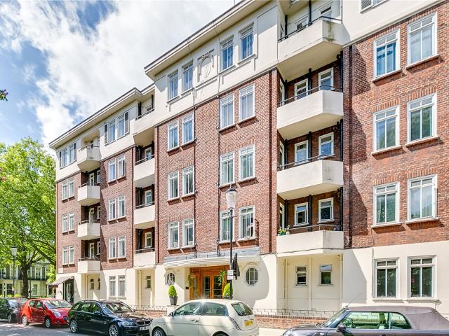 apartment in Norland Square, Holland Park, W11