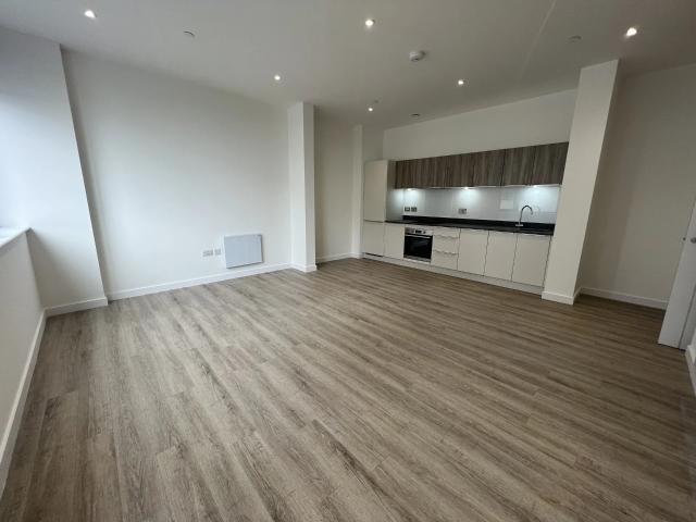 apartment in Normandy House RG21