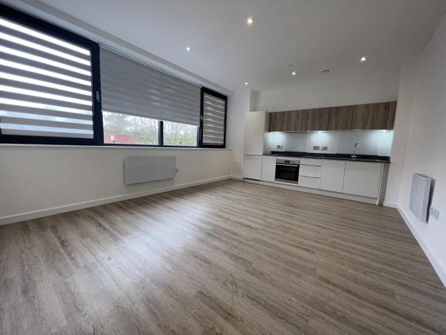 apartment in Normandy House RG21