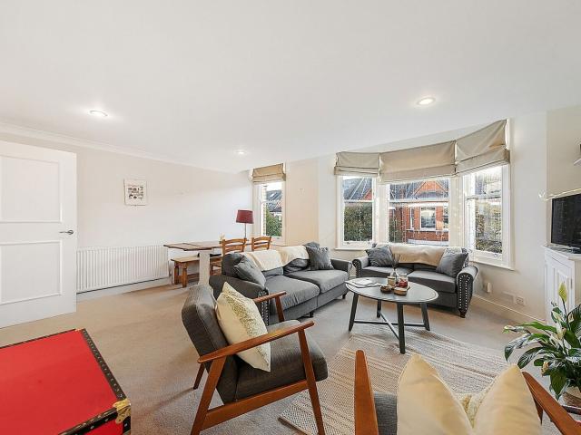 apartment in Narbonne Avenue