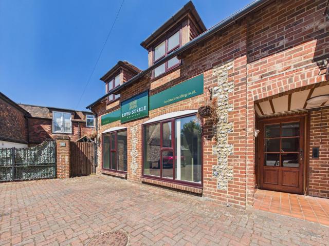 apartment in Nepcote Lane, Findon, BN14