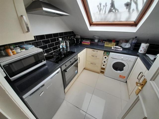 apartment in Niton Street, Fulham, London