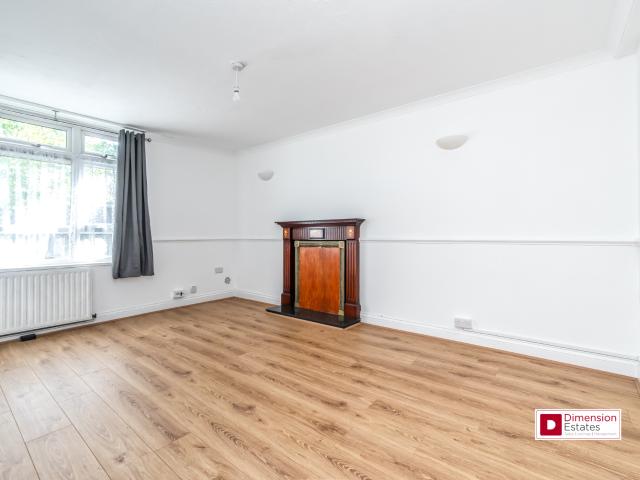 apartment in Solebay Street, E1