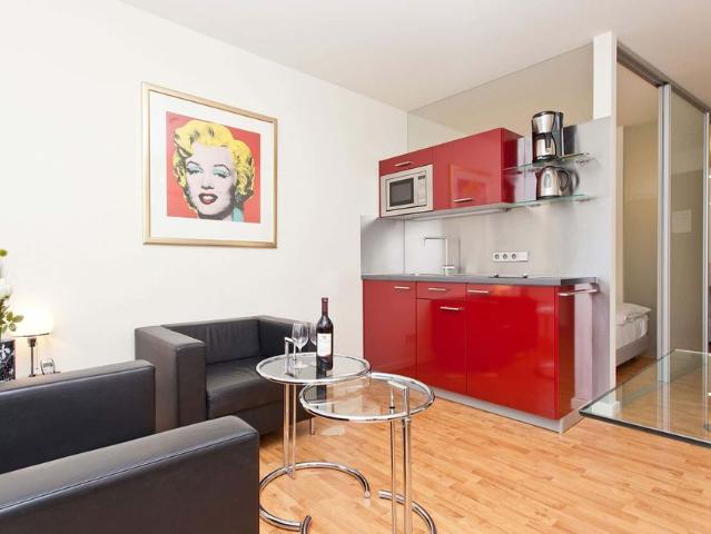 Apartment in Sophie Charlotten Straße, Berlin for 70 m² with 1 bedroom