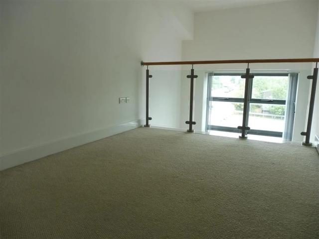 apartment in Saturn House Station Road