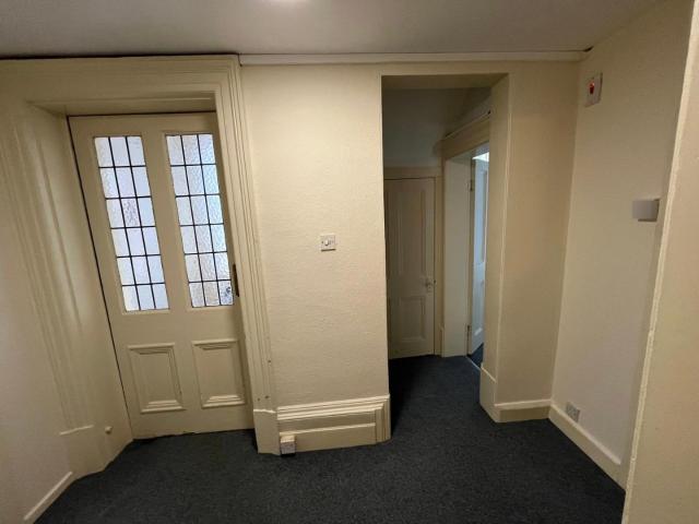 apartment in Saint John's Road