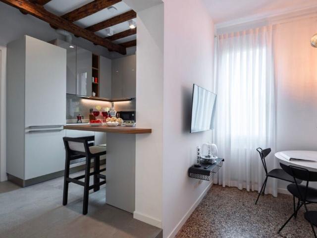 Apartment in Santa Croce, Venice, Venice Amsterdam Apartments for Rent