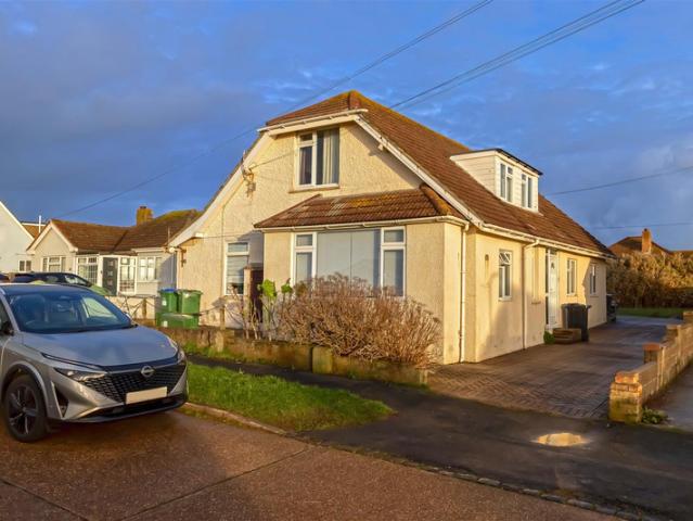 apartment in Seaview Avenue, Peacehaven