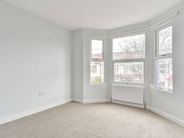 apartment in Seely Road
