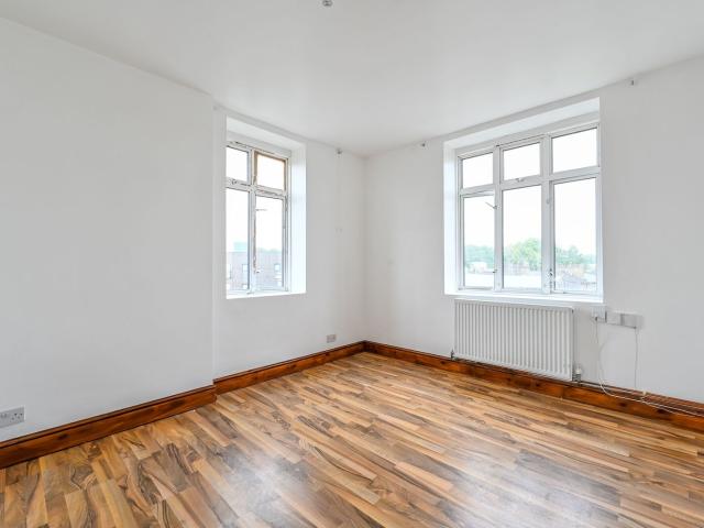 apartment in Shacklewell Lane