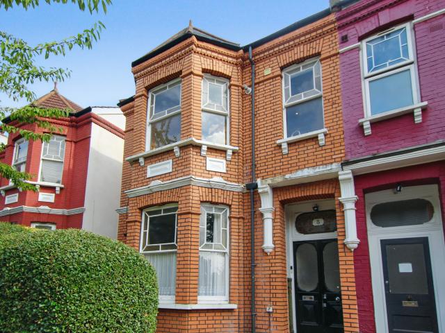 apartment in Skardu Road MS216, Cricklewood, NW2