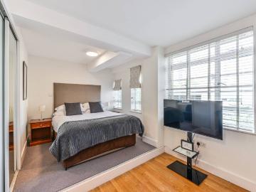 apartment in Sloane Avenue