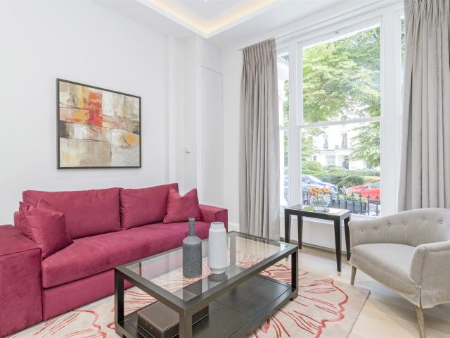 apartment in St. Stephen’s Gardens, W2