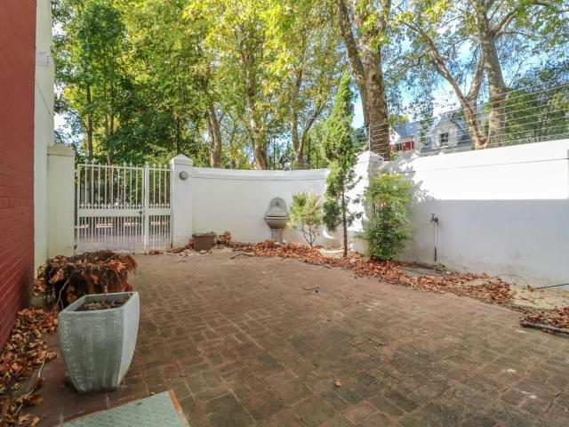 apartment in Stellenbosch Central, Stellenbosch, Western Cape