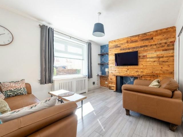 apartment in Stenhouse Avenue West, Flat 1, Stenhouse Edinburgh, EH11
