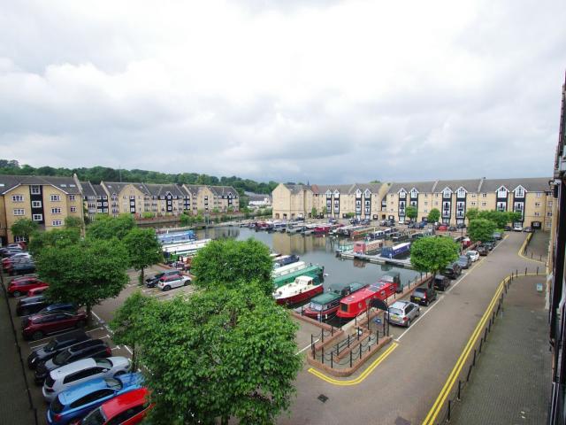 apartment in Stephenson Wharf