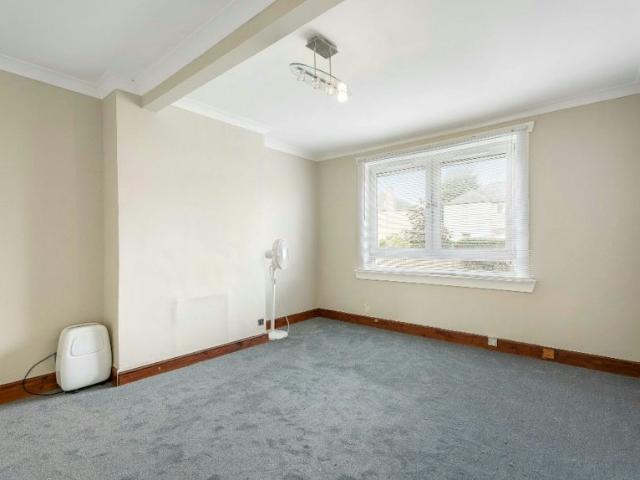 apartment in Stevenson Drive, Stenhouse Edinburgh, EH11