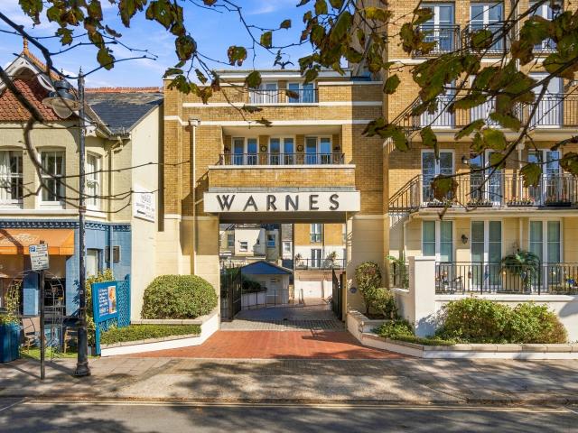 apartment in Steyne Gardens, Warnes Steyne Gardens, BN11