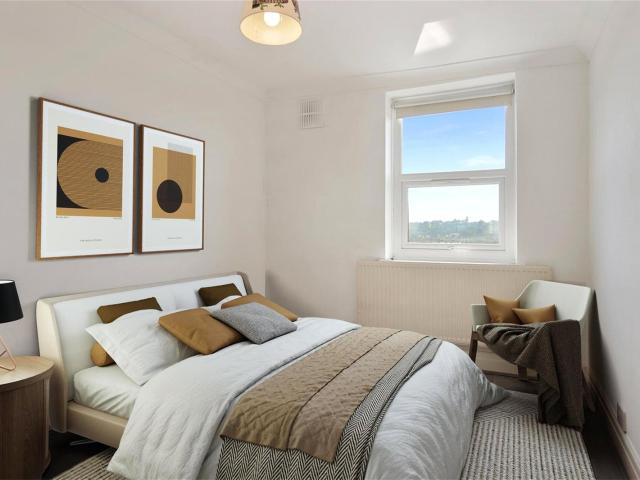 apartment in Streatham High Road, Streatham, SW16