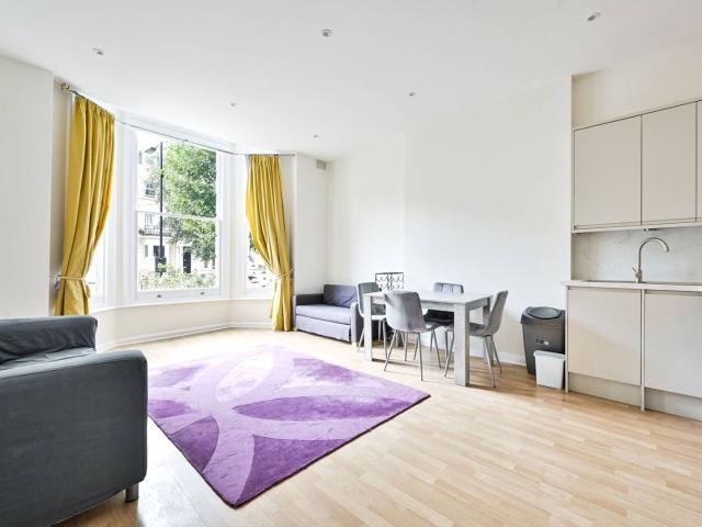 apartment in Sutherland Avenue