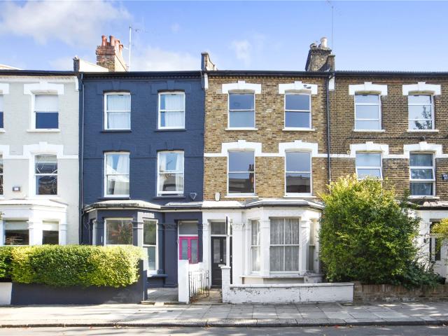 apartment in Sulgrave Road, Brook Green, W6