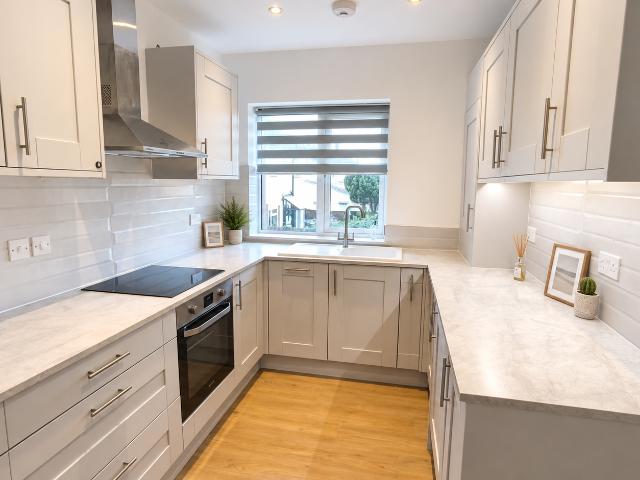 apartment in Sundon Park Road