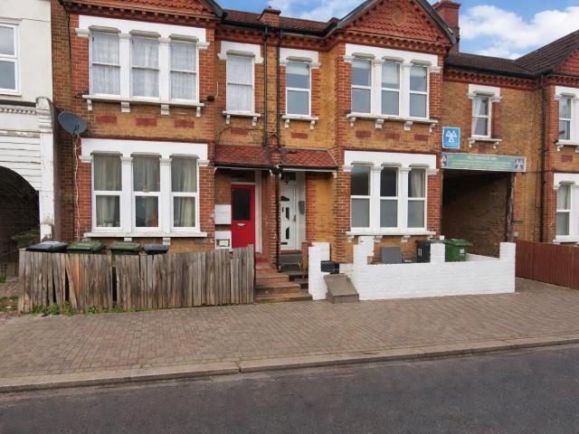 Apartment In Sunnyhill Road, London Sw16