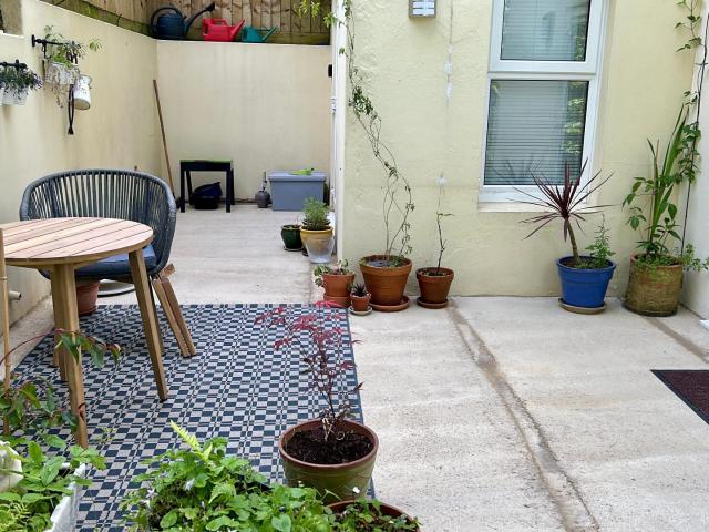 apartment in Surrey Road