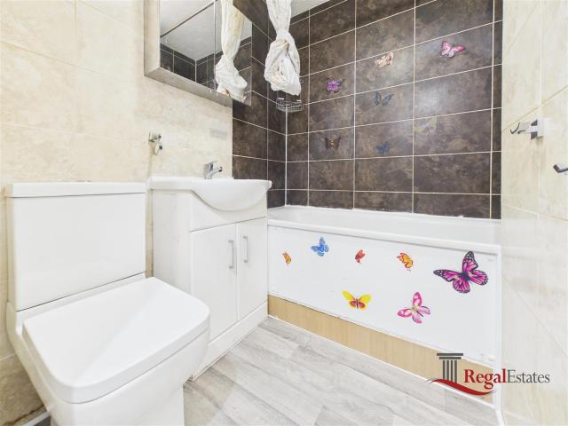 apartment in Swallow Drive, London, NW10 8TG