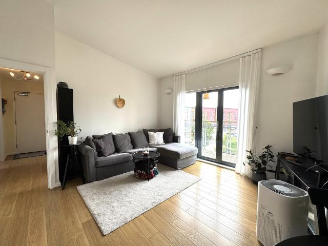 apartment in Swansea