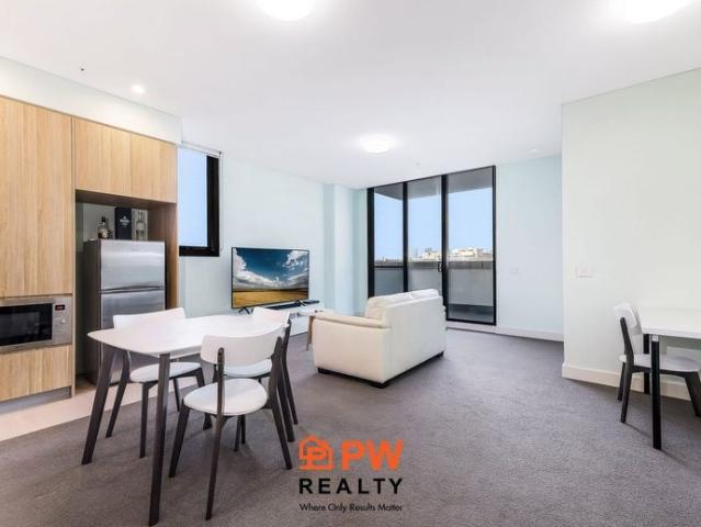 Apartment In Sydney's Most Vibrant & Picturesque Suburb