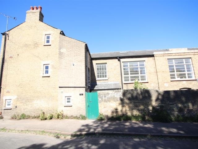 apartment in Pound Hill, Cambridge