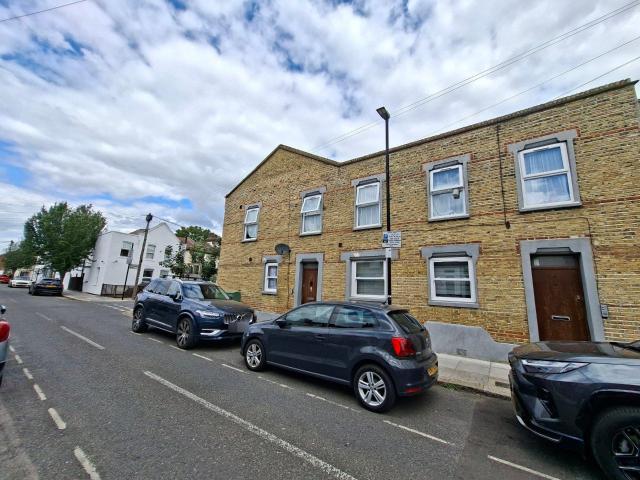 apartment in Poynton Road