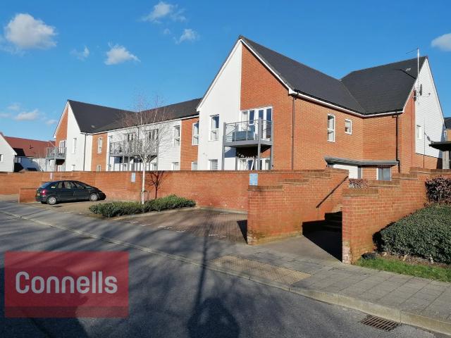 apartment in Pondtail Avenue