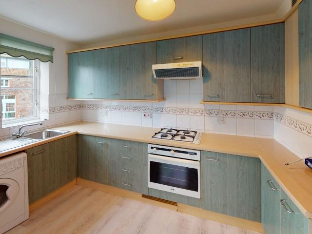 apartment in Pooles Wharf Court, Rownham Mead, Harbourside, Bristol, BS8 4PB Abode