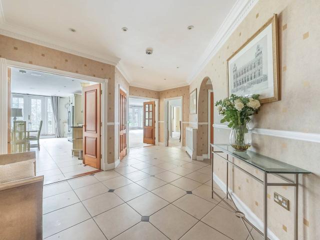apartment in Portman Hall