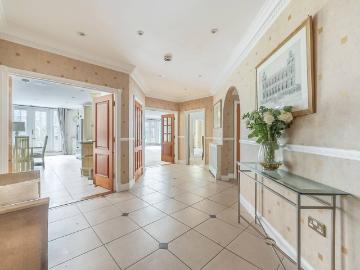 apartment in Portman Hall