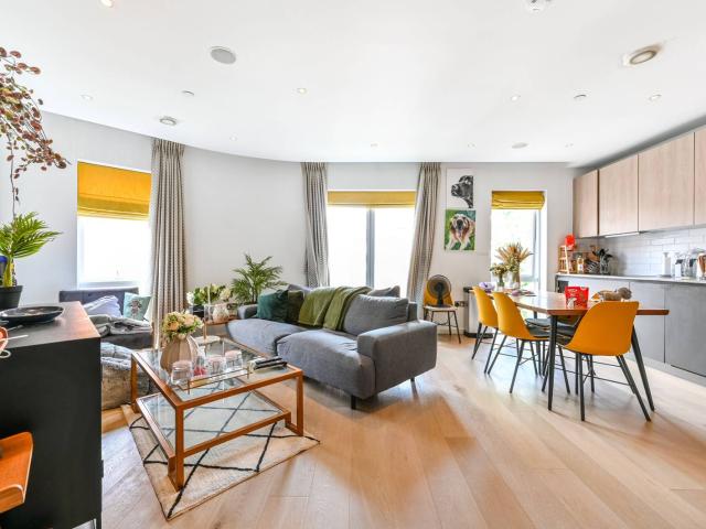 apartment in PORTPOOL LANE