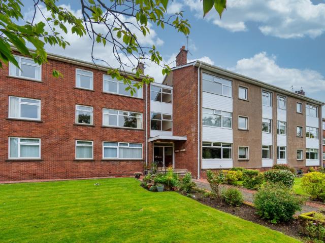 apartment in Park Court, Giffnock, East Renfrewshire, Glasgow, G46 7PB
