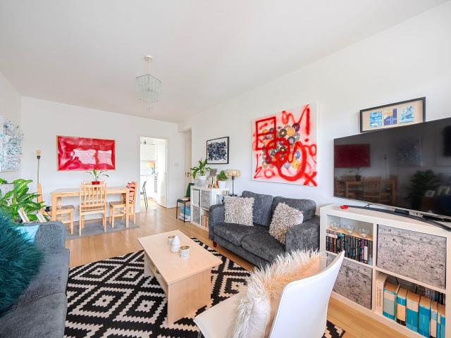 apartment in Park South, SW11